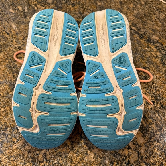 Brooks Ghost Max Shoes Women's 8.5 Coral Running Walking Gym Trainers Sneakers - Picture 6 of 8